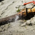 🔍💧 Descubre cómo encontrar y solucionar fugas de agua en tuberías enterradas: Guía completa de Detectores de Fugas