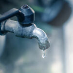 🚰 ¡Evita problemas! Descubre cómo detectar y solucionar fugas de agua en Rosario 🌧️