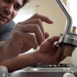 🚰💧¡Evita problemas con fugas de agua en tu tarja! Aprende cómo solucionarlas y prevenirlas